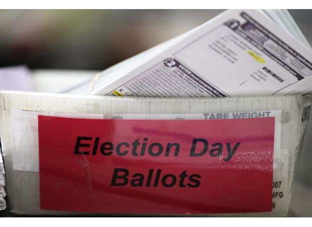 Renowned polling expert shares last prediction for US election.