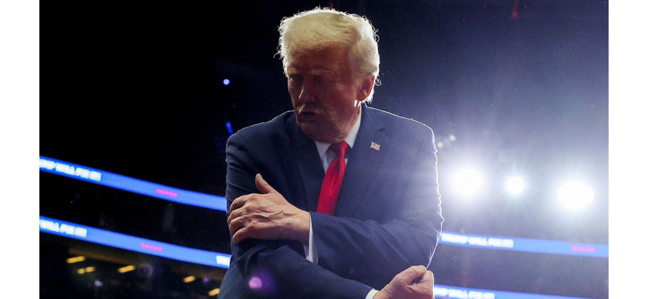 Bookmakers decrease chances of Donald Trump winning the US election.