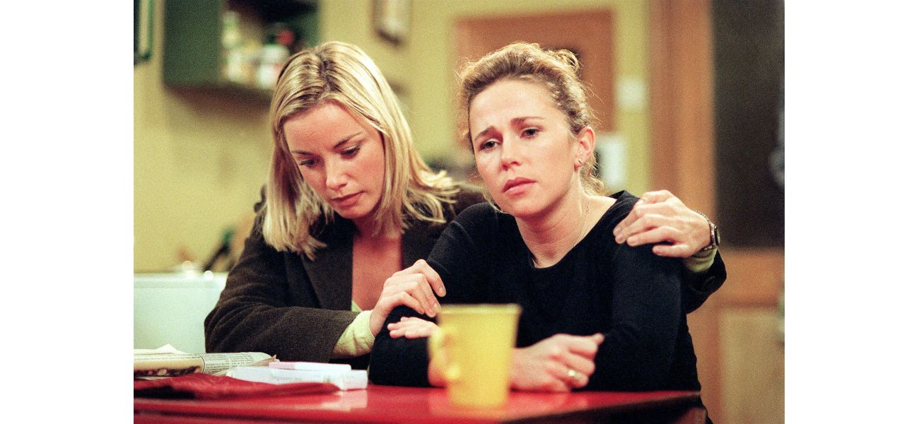 Two iconic TV friends from the 2000s reunite in a new photo.