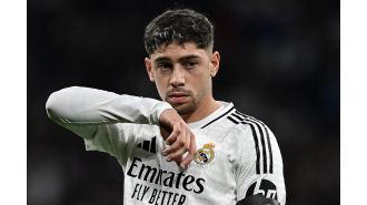 Real Madrid player's wife criticizes Carlo Ancelotti during team's loss to AC Milan.