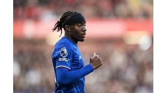 Soccer player Noni Madueke responds to a Chelsea fan who accuses him of being a fraud and being outplayed by Manchester United's Noussair Mazraoui.