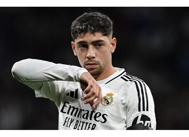 Real Madrid player's wife criticizes Carlo Ancelotti during team's loss to AC Milan.