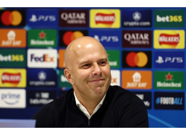 Arne Slot praises Bayer Leverkusen player as top defender in Germany following Liverpool's Champions League victory.