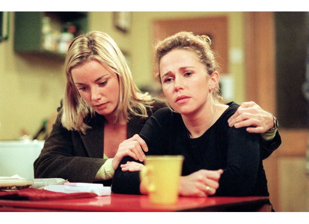 Two iconic TV friends from the 2000s reunite in a new photo.