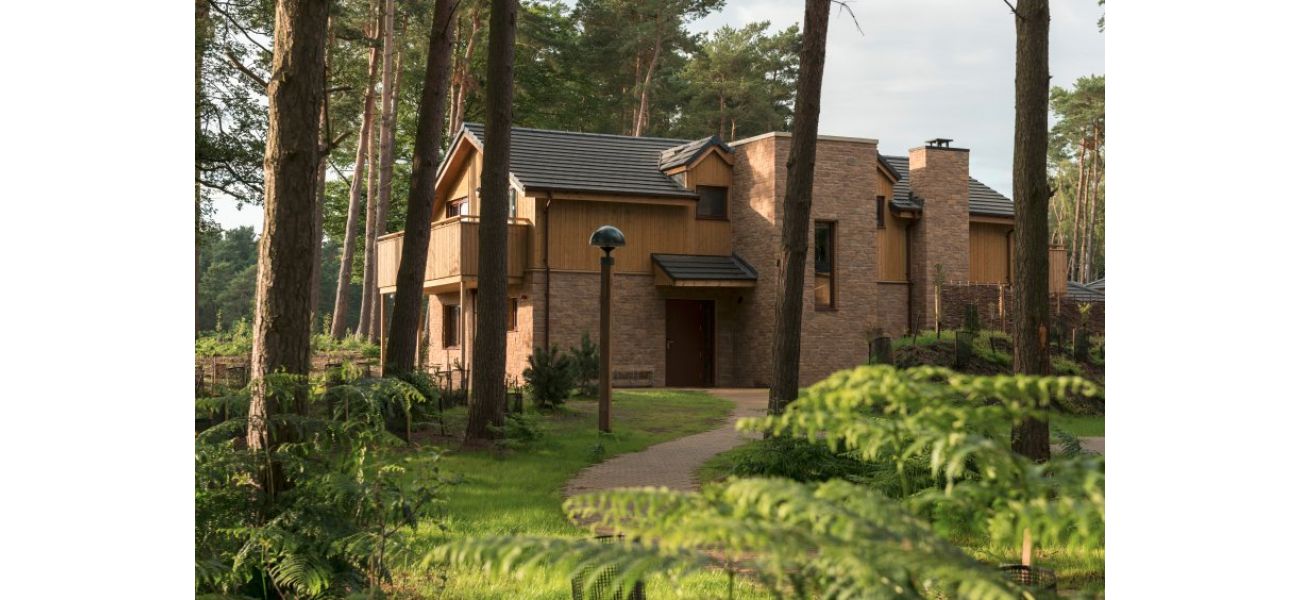 New UK Center Parcs location announced on map with £400 million investment.
