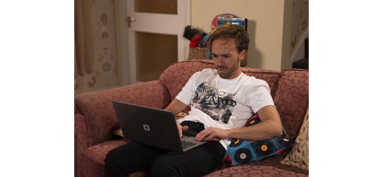 David Platt is keeping a deadly secret from Shona in Coronation Street that could destroy their relationship.
