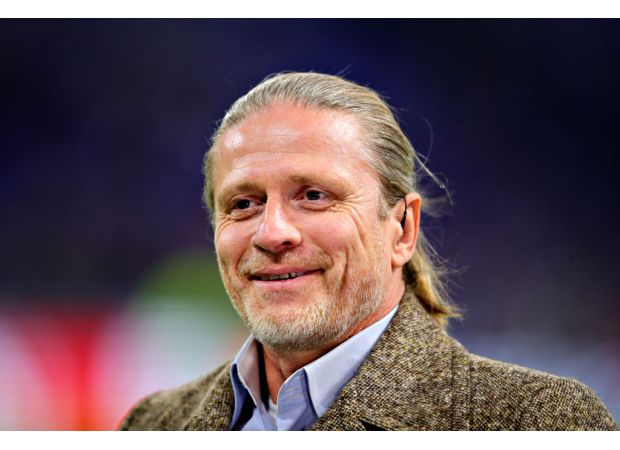 Emmanuel Petit criticizes Arsenal player for underperforming.