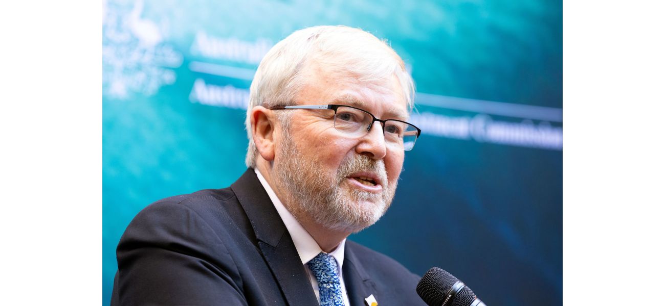 Rudd deletes critical posts about Trump on social media.