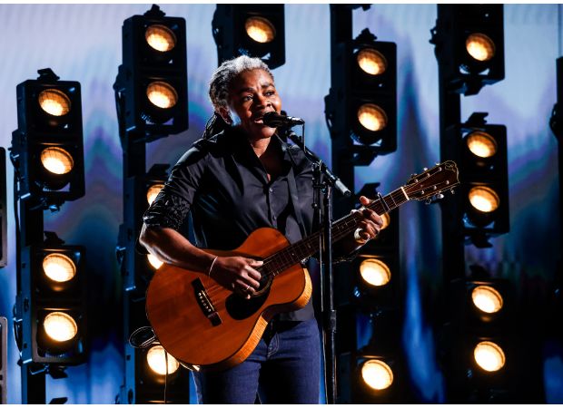 A popular country singer felt embarrassed and ashamed after making a mistake with the song Fast Car by Tracy Chapman.