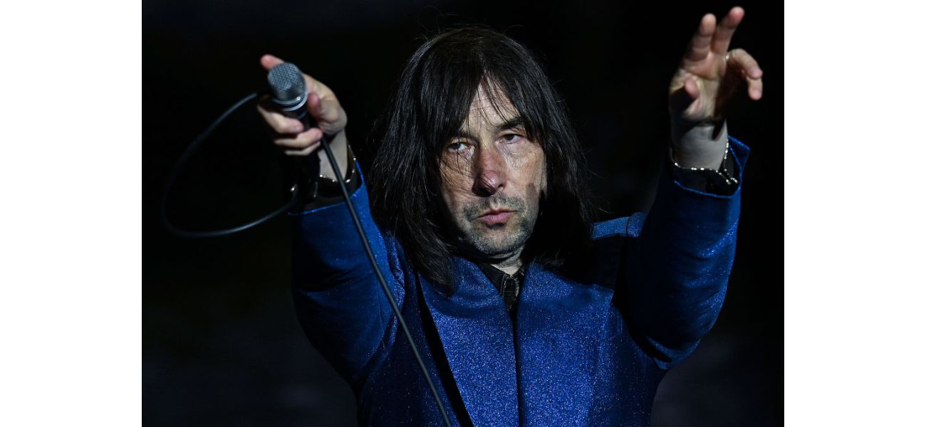 Singer from Primal Scream accuses 80s rock star of trying to advance socially.
