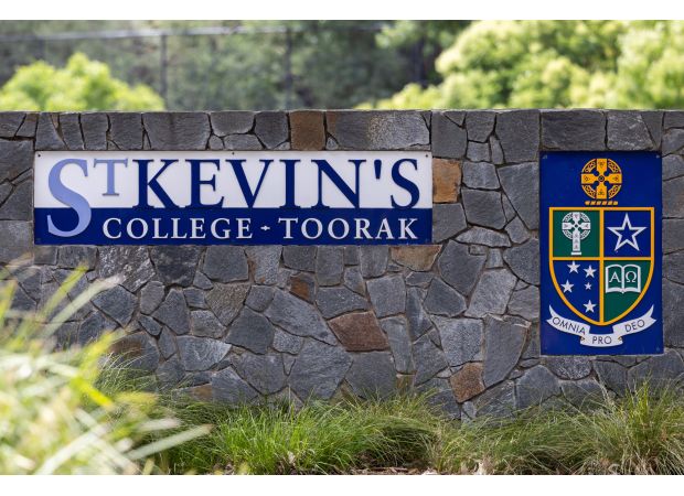 Student hurt at Melbourne private school after falling from balcony