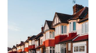 5 popular London postcodes with high demand, selling faster than the city center.