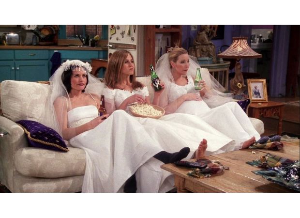 Fans of Friends are upset after seeing a major inconsistency in the show that went unnoticed for 30 years.