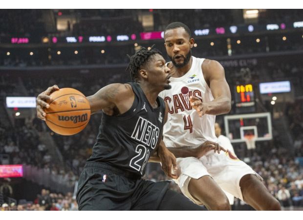 Evan Mobley leads Cavaliers to 11th straight win with 23 points in 105-100 victory over Nets.
