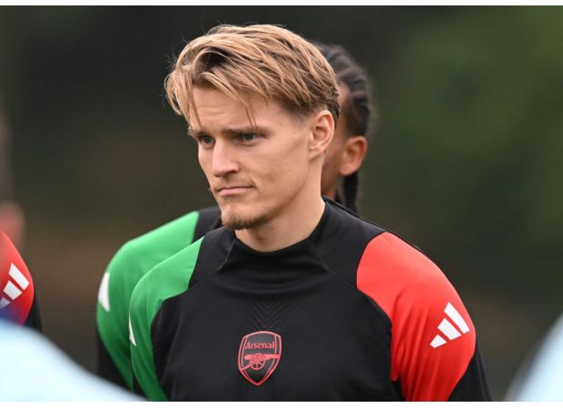 Chelsea and Arsenal have announced their starting lineups, with predictions for the match and updates on player injuries.