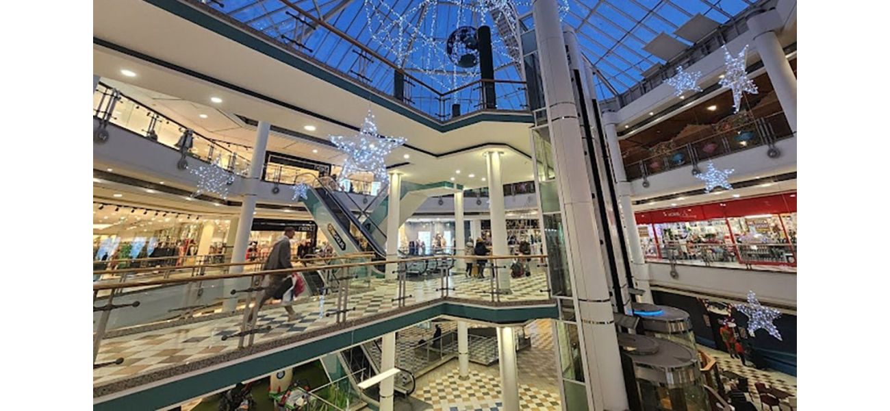 People in London are angry because a popular spot from the 90s will be destroyed.