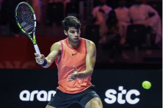 Young Spanish player Alcaraz has a chance to defeat top contender Sinner and claim victory at the ATP Finals in Turin.
