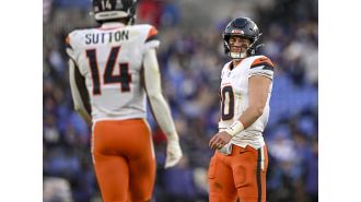 Get real-time updates and highlights from the exciting NFL Week 10 match between the Broncos and Chiefs.