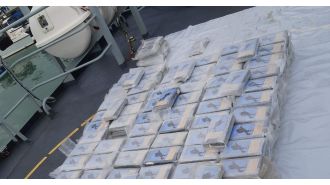 Four men apprehended for having 400kg of cocaine on a fishing vessel.