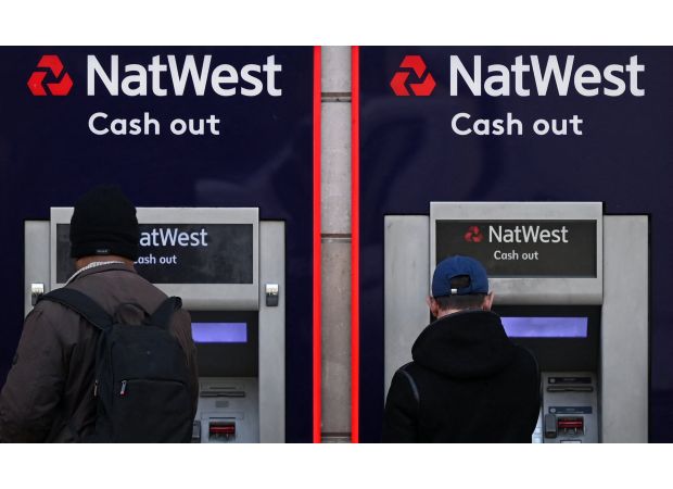 Natwest app crashes, users can't log in to accounts.