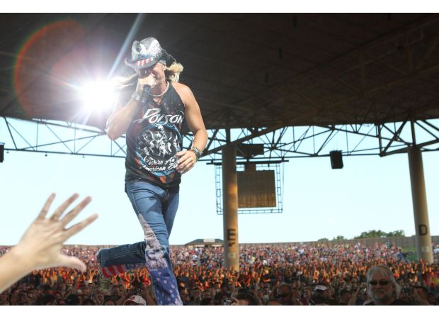 Famous 80s glam rock group announces reunion show despite singer's health struggles.