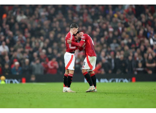 Fernandes shares why Garnacho didn't celebrate goal vs. Leicester