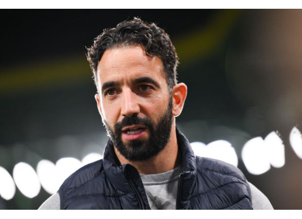 Ruben Amorim's debut at Manchester United has been postponed due to a late problem.