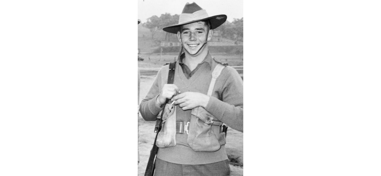 Heroic Victoria Cross given posthumously to Vietnam War soldier.