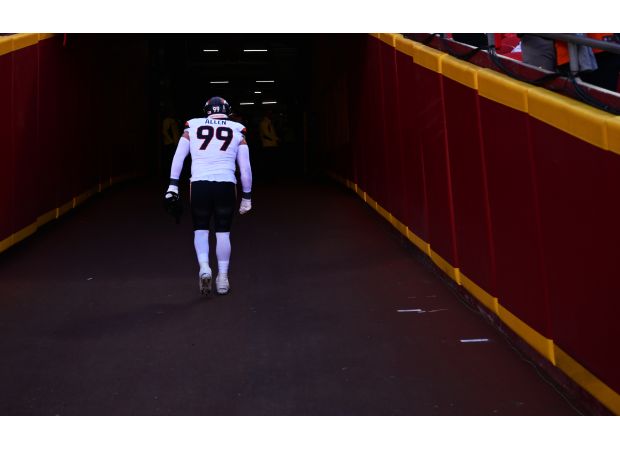 The Broncos had a great season, but their special teams let them down in a crucial moment, resulting in a surprising loss to the Chiefs.