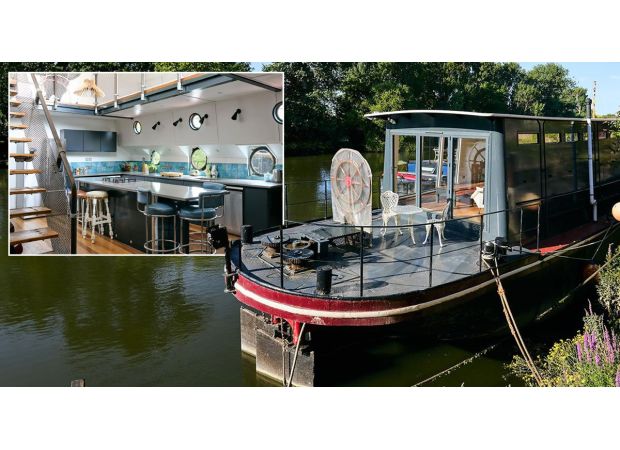 A London houseboat worth £1,000,000 is up for sale, and it's larger than many apartments.