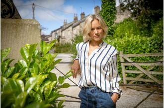 New Emmerdale actor shares details on Steph's romantic interest with a steamy dynamic.