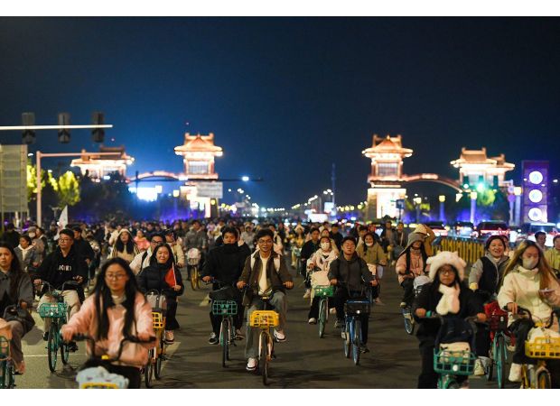 Thousands of students in China face consequences as police target late-night cycling.