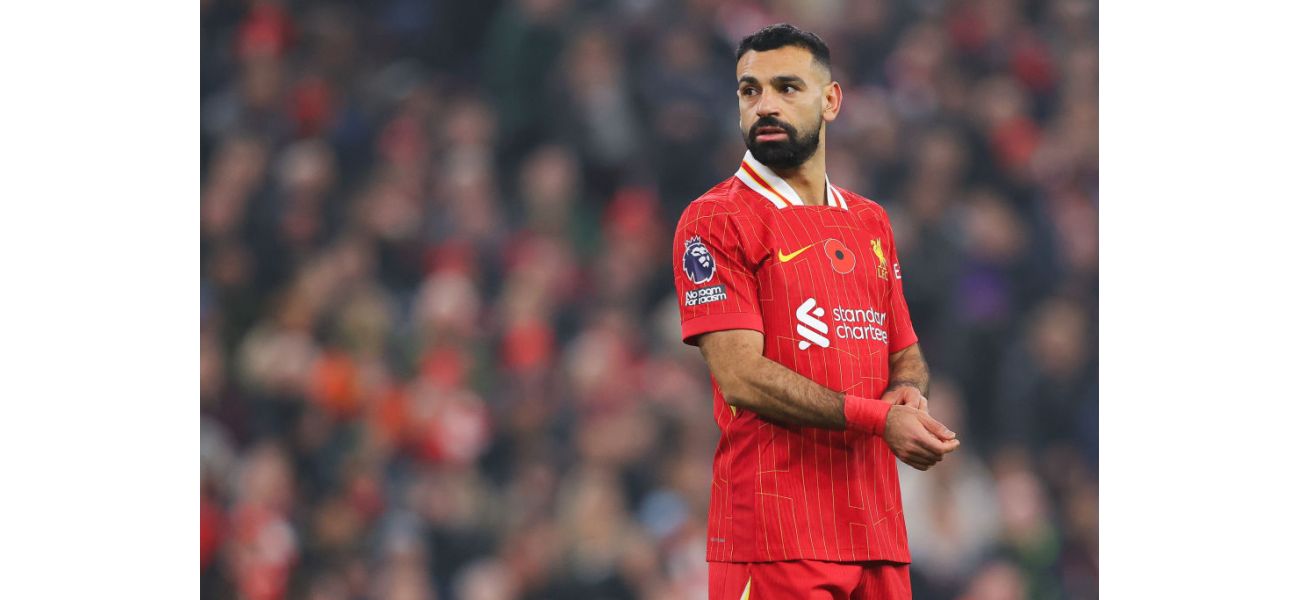 Robert Pires criticizes Ballon d'Or for not recognizing Premier League's top performer.