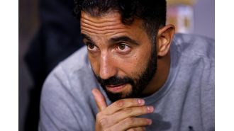 Man Utd faces setback as top player leaves Argentina team due to injury.