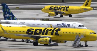 Large airline company plans to declare itself bankrupt.