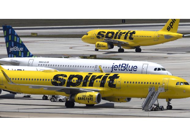 Large airline company plans to declare itself bankrupt.