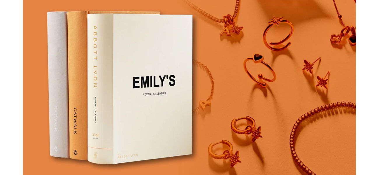 Customers are eagerly purchasing a popular jewelry advent calendar, raving about how much they love every item included.