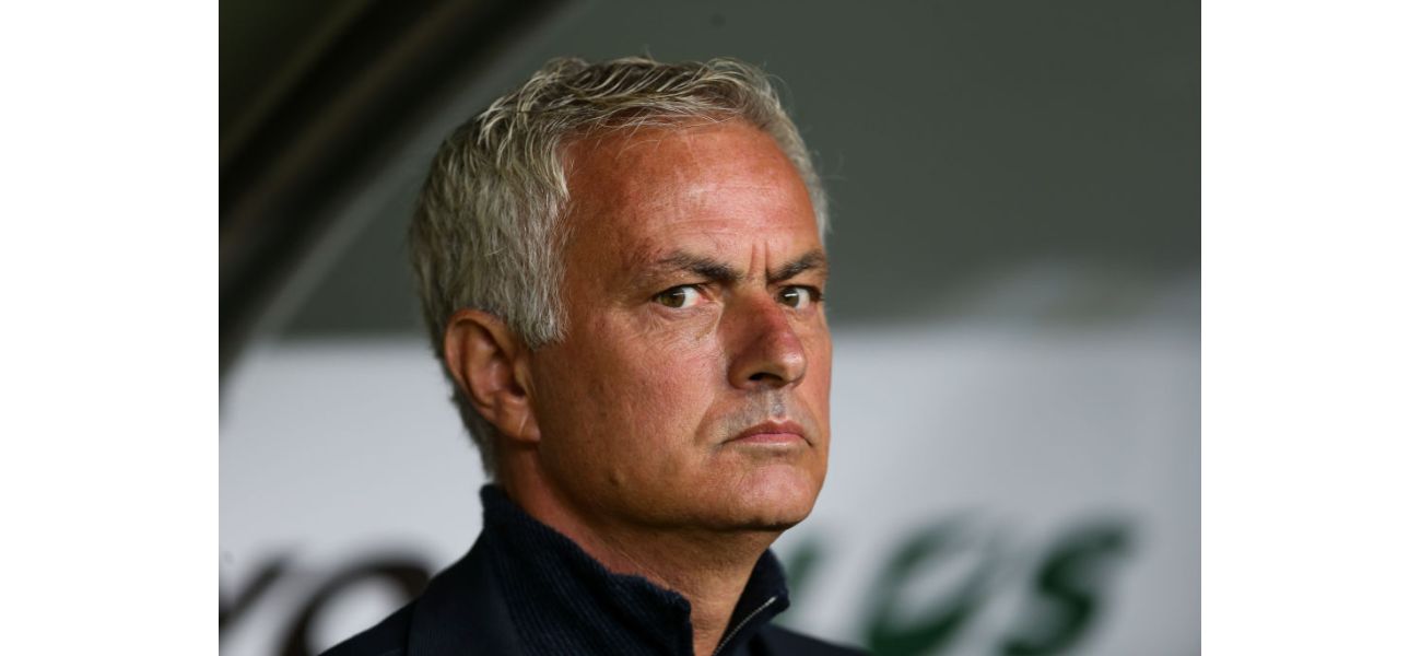 Mourinho advised to exit Turkish soccer by former Galatasaray star.