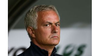 Mourinho advised to exit Turkish soccer by former Galatasaray star.