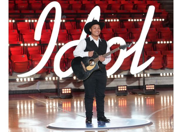 Young contestant of popular talent show weds expectant partner.