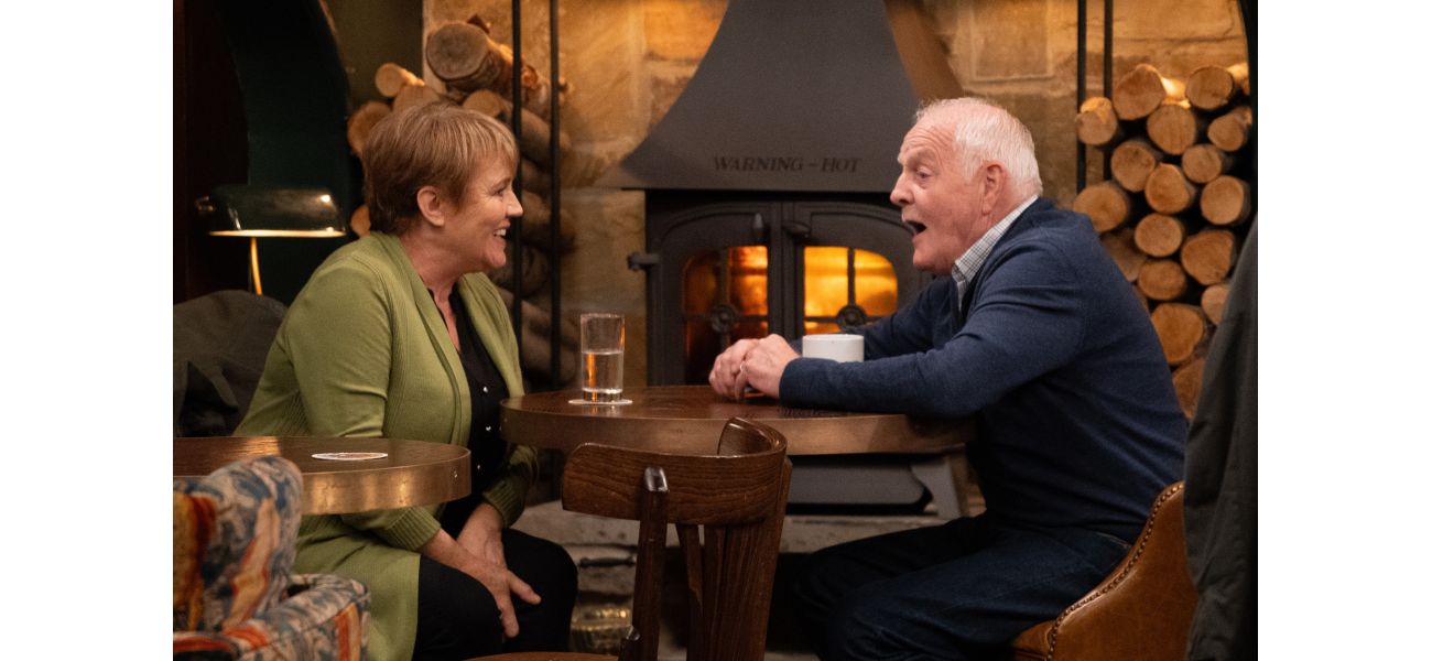 Two iconic Emmerdale stars who were married in real life will reunite for a Christmas wedding.