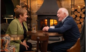 Two iconic Emmerdale stars who were married in real life will reunite for a Christmas wedding.