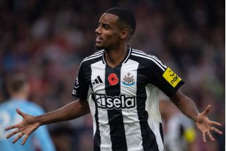 Isak responds to rumors about joining Arsenal and has a message for Newcastle.