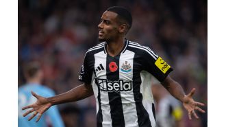 Isak responds to rumors about joining Arsenal and has a message for Newcastle.