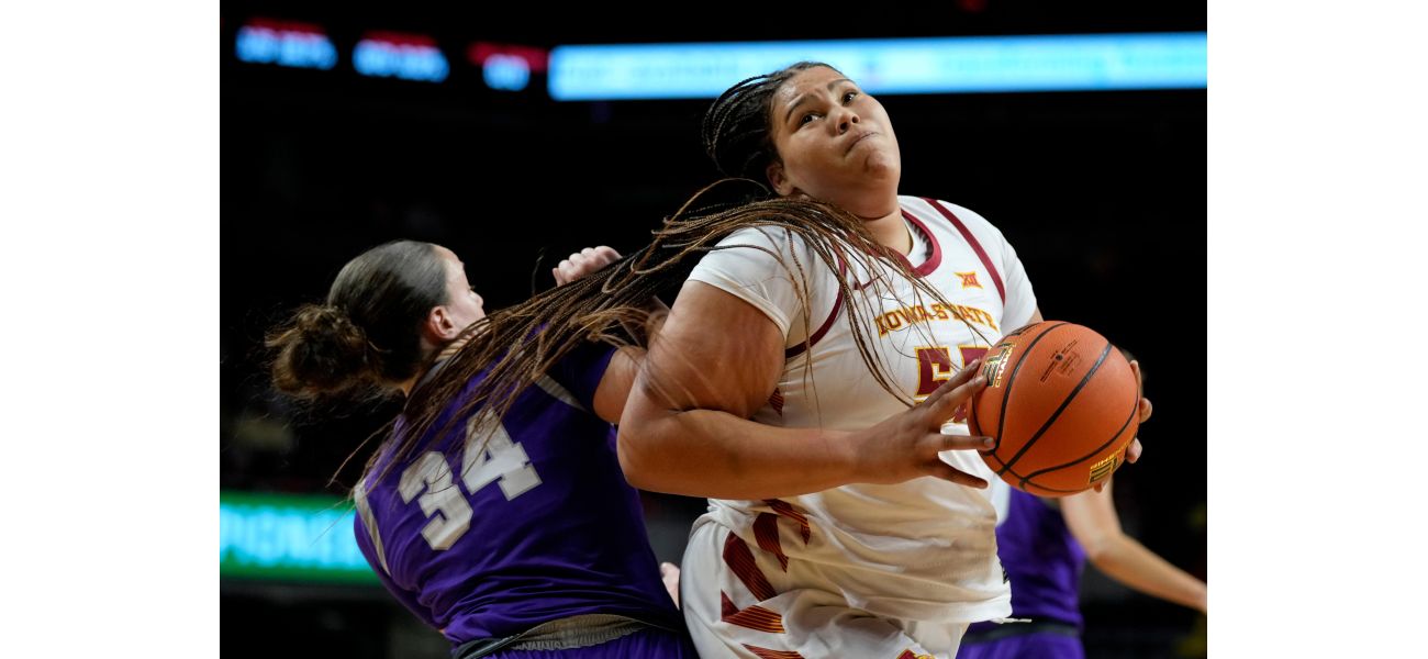 Iowa State dominates St. Thomas with Crooks' 26 points and Ryan's 13 assists in 80-47 victory.