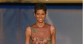 Actress still looks young 22 years after winning Oscar.