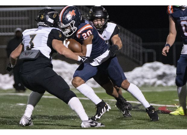 Legend narrowly beats Arapahoe in intense 5A playoff game thanks to Jaden Lawrence's clutch touchdown.