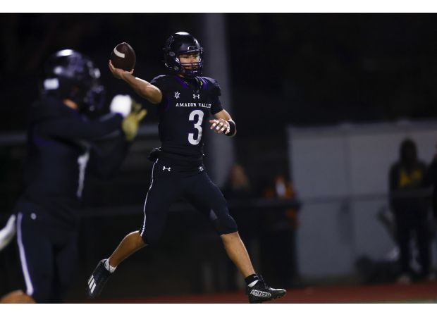 Impressive showing: Tristan Tia shines in playoff victory against Las Lomas.