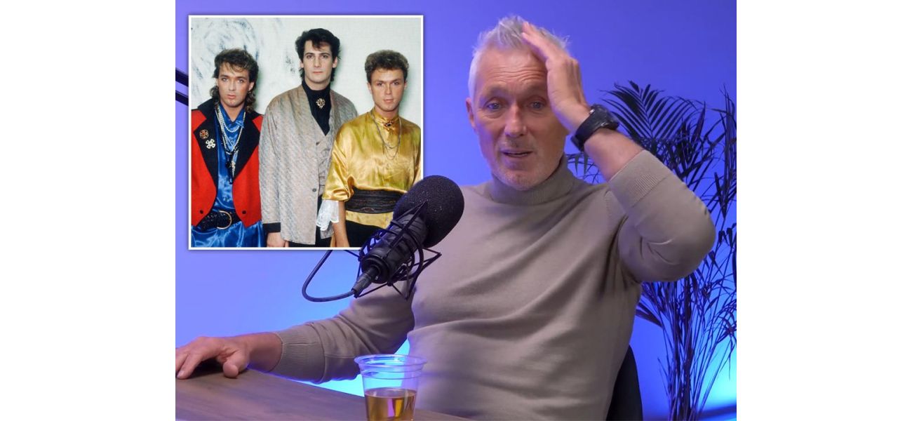 An 80s pop star worries about having only 10 years to live.