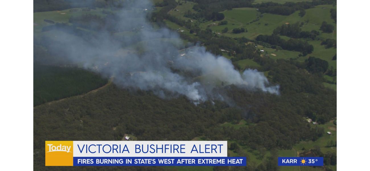 Residents in western Victoria are being urged to evacuate as a bushfire continues to spread and threaten homes.